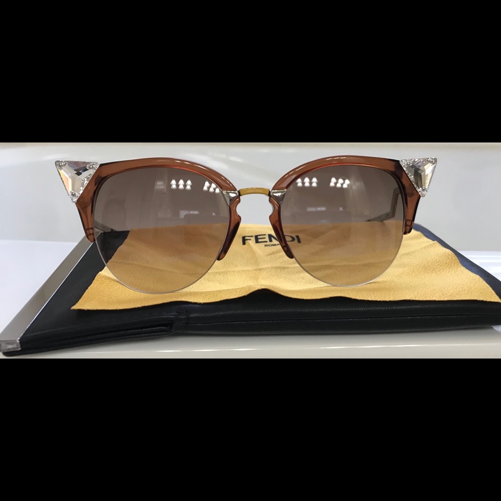 Fendi women sunglasses